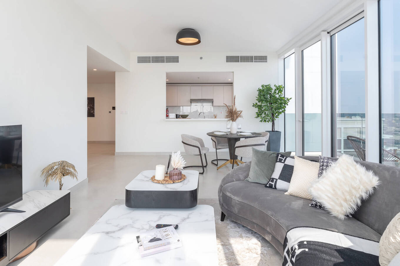 Apartment with 2 bedrooms in Al Kifaf, Dubai